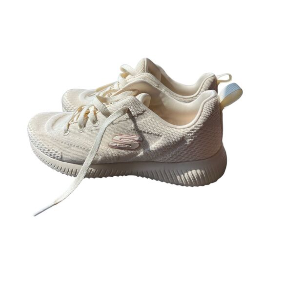 Skechers like new condition cream colored size 6.5 - Picture 4 of 5